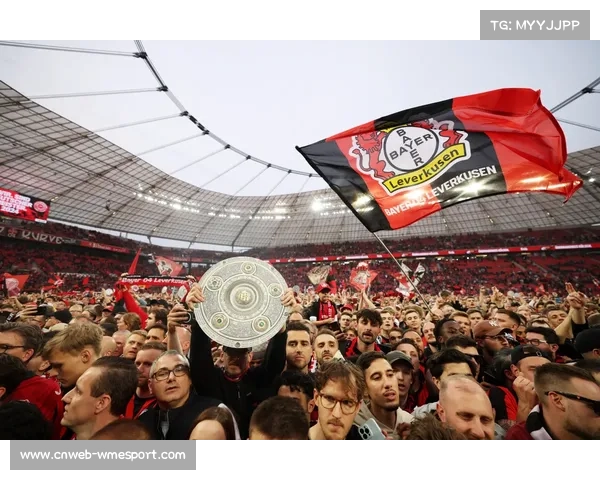 英超奖杯巡回展抵达亚洲,激发当地青少年足球热情 英超奖杯巡回展抵达亚洲,激发当地青少年足球热情